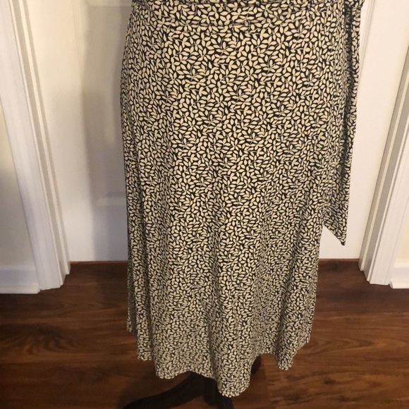 Ann Taylor Floral Faux Wrap Maxi Dress Size 8 - Picture 9 of 13